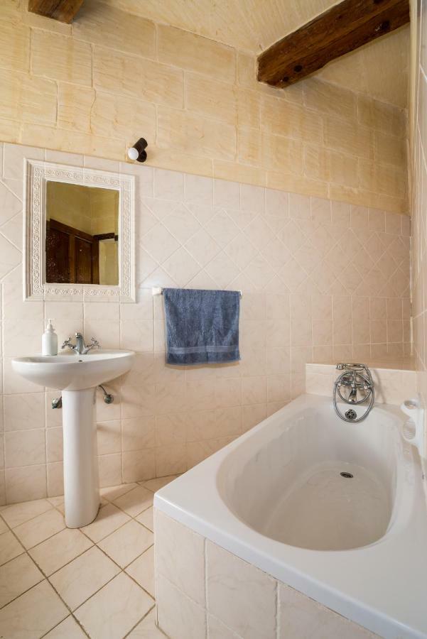 נדור Sunset - Holiday Farmhouse With Large Private Pool In Island Of Gozo מראה חיצוני תמונה